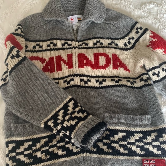 Hudson’s Bay sweater, Girls 10/12, wool, Canadiana, good quality - Picture 3 of 3